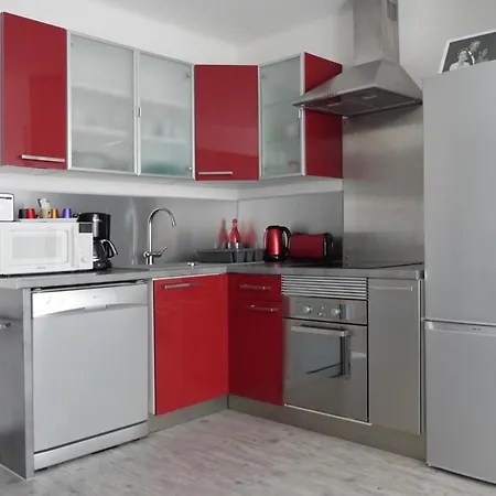 Calm One-bedroom With Balcony Appartement Cannes